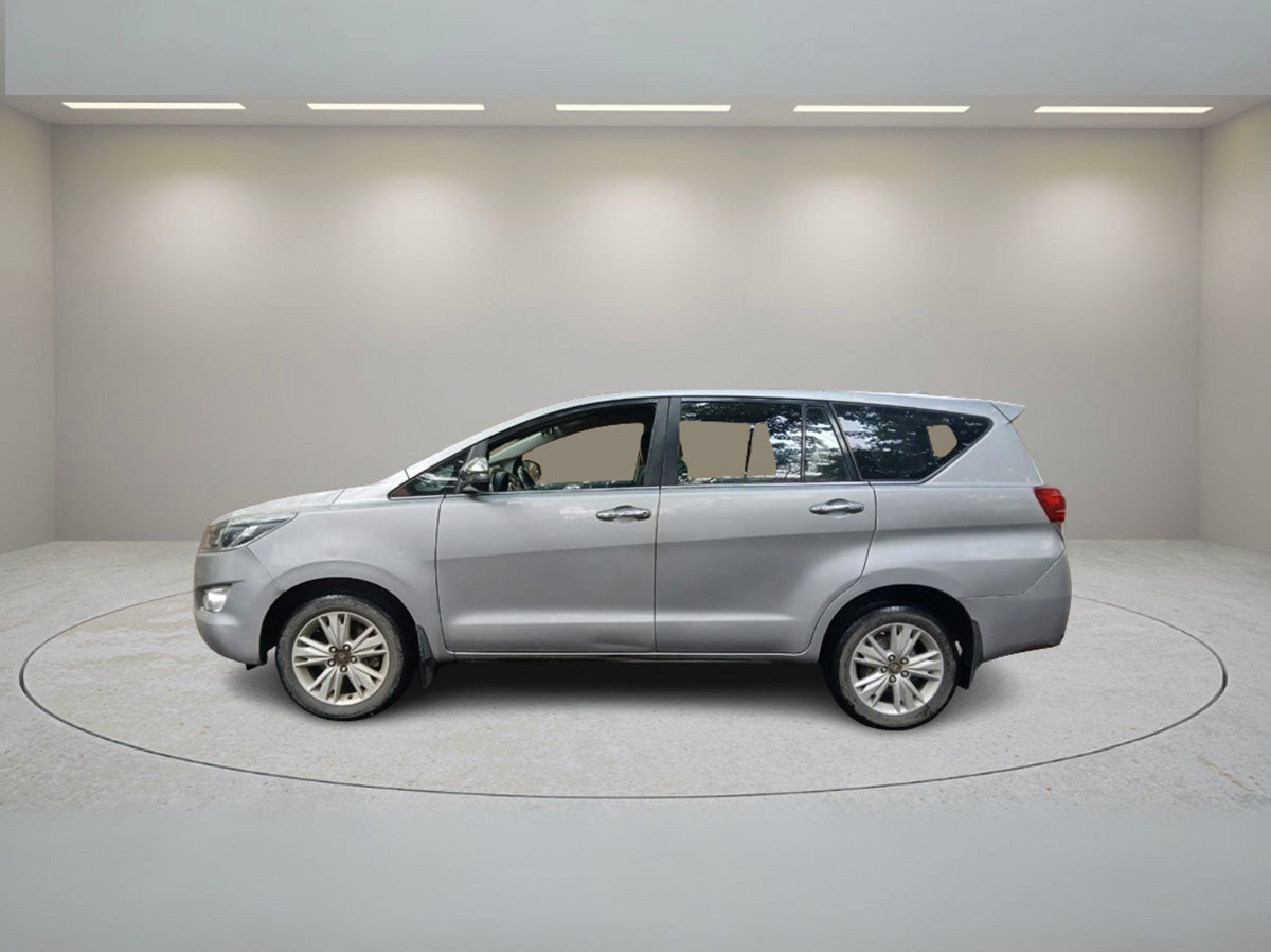 TOYOTA INNOVA CRYSTA 2.8 Z 2018