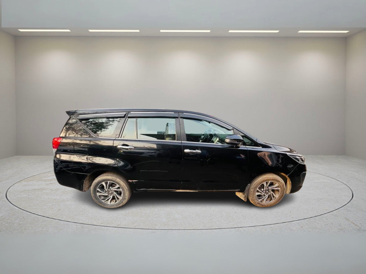 Used Toyota Innova Crysta 2.4V MT 2022 — used car at Galaxy Toyota U-Trust, Delhi