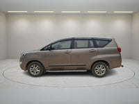 TOYOTA INNOVA CRYSTA 2.4 G MT 2017