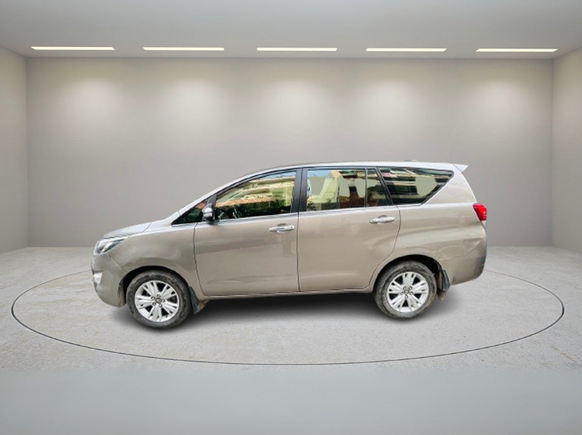 TOYOTA INNOVA CRYSTA Z AT 2019