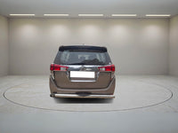 TOYOTA INNOVA CRYSTA 2.4 G MT 2017