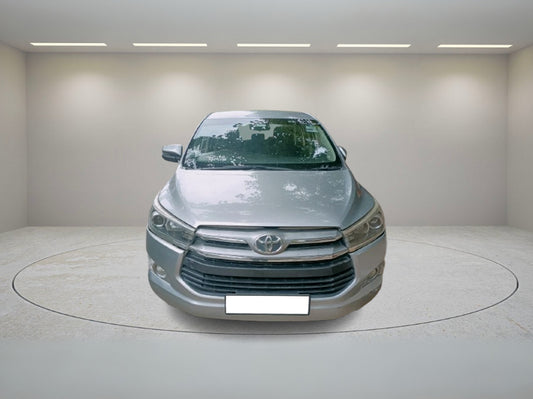 TOYOTA INNOVA CRYSTA 2.4 V MT 2016