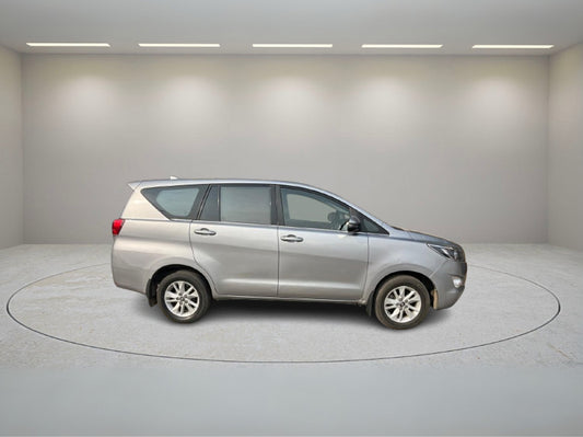 TOYOTA INNOVA CRYSTA 2.8 G 2018