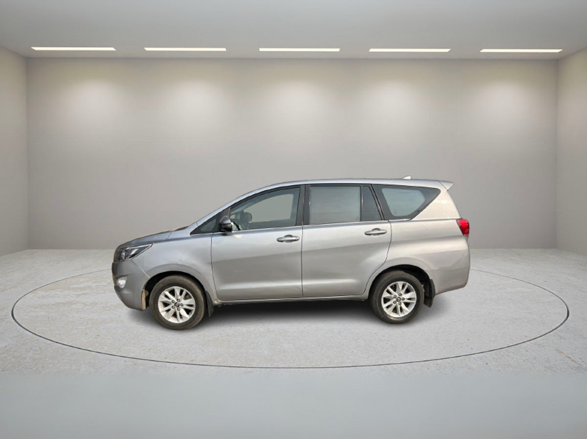 TOYOTA INNOVA CRYSTA 2.8 G 2018