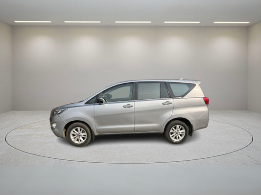 TOYOTA INNOVA CRYSTA 2.8 G 2018