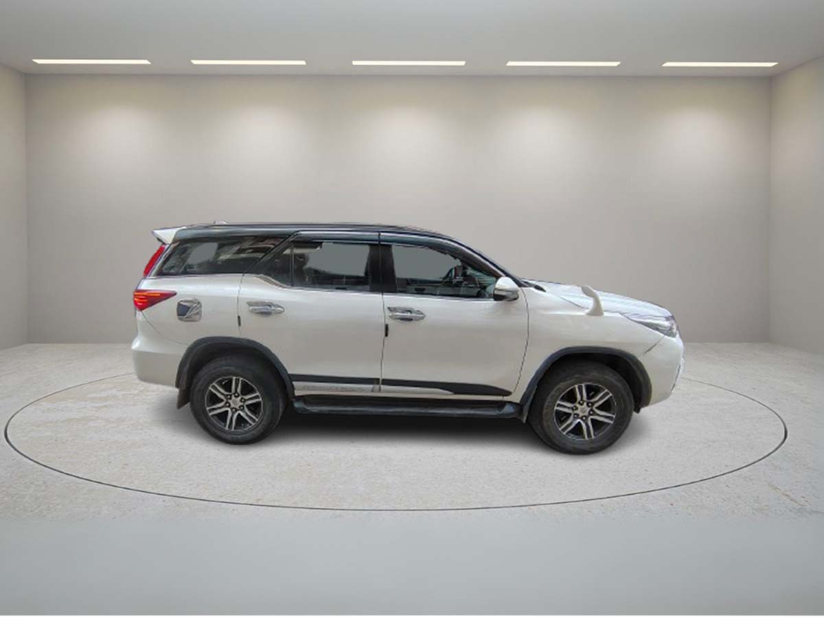 TOYOTA FORTUNER 4*2 AT 2017