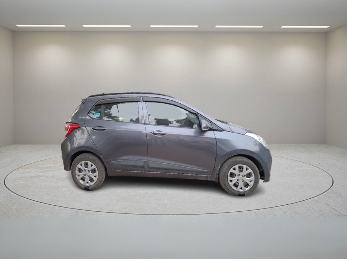 HYUNDAI GRAND I10 SPORTZ 2016