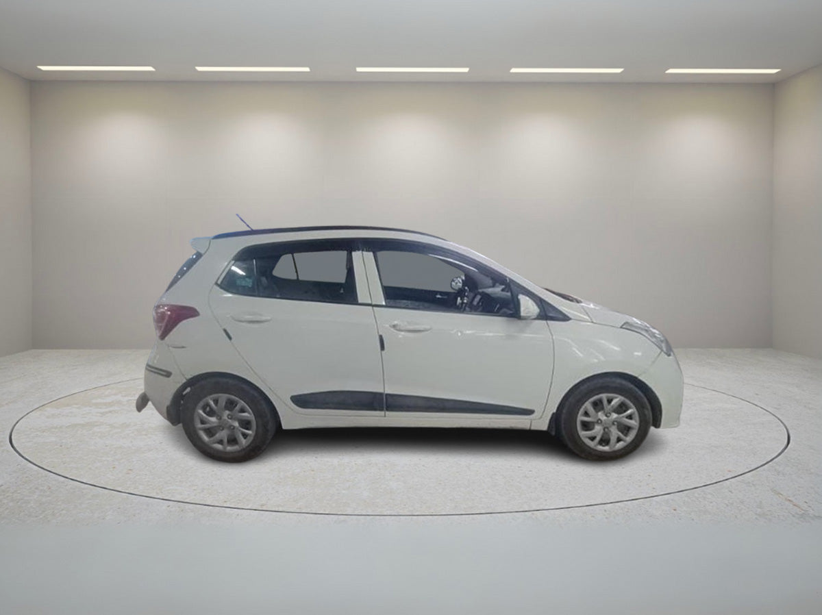 HYUNDAI GRAND I.10 SPORTZ 1.2 2018