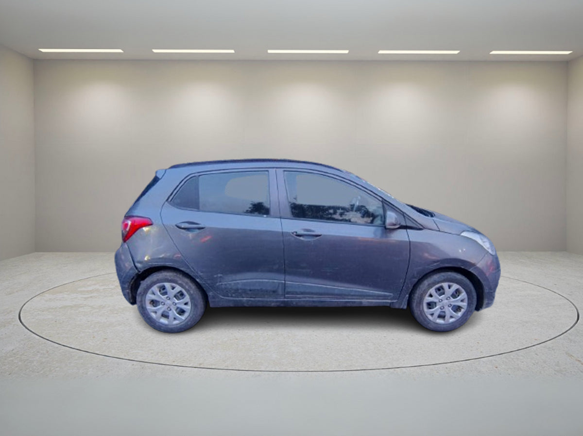 HYUNDAI GRAND I.10 SPORTZ 2016