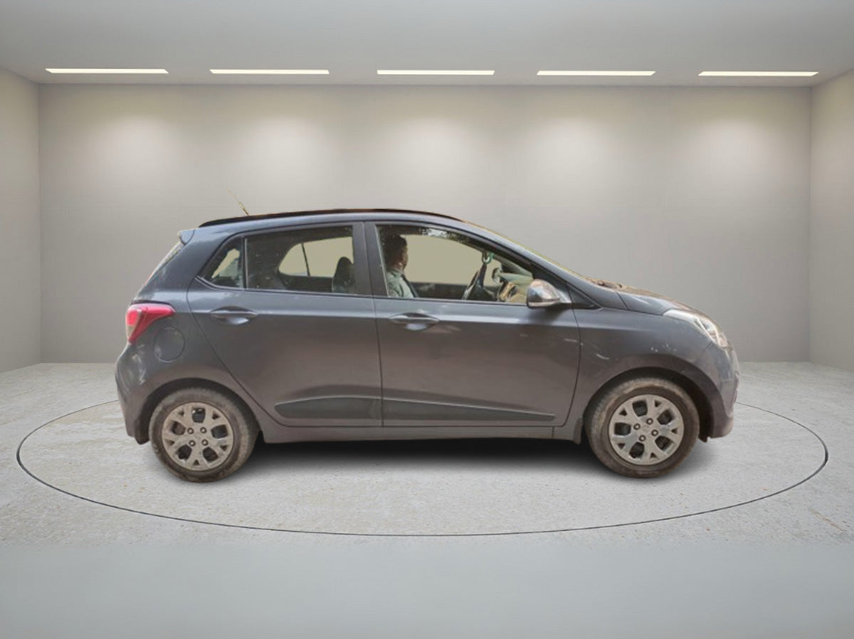 HYUNDAI GRAND I10 SPORTZ 2016