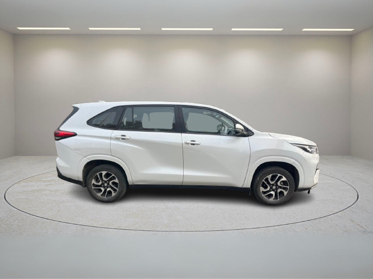 MARUTI INVICTO STRONG HYBRID ZETA+ 7S 2023