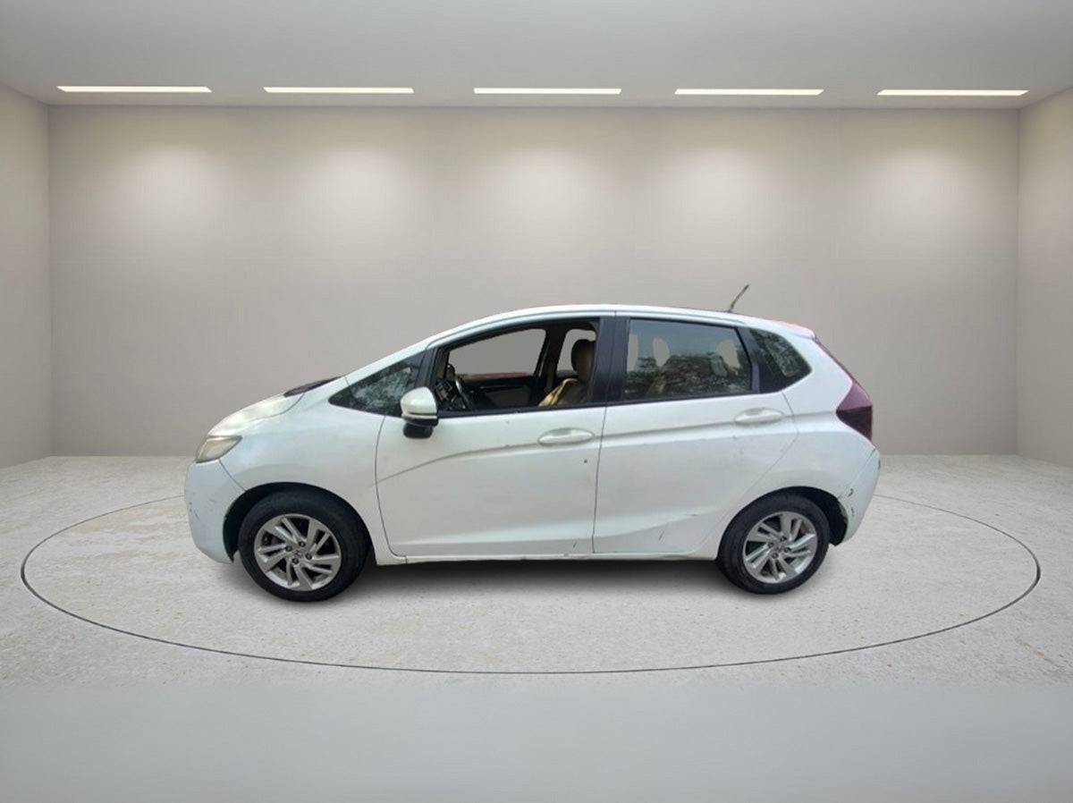 HONDA JAZZ 1.2 V MT(I-VTEC) 2016