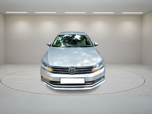 VOLKSWAGEN JEETA COMFORTLINE MT 2015