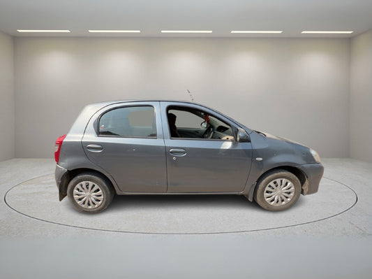 TOYOTA ETIOS LIVA G 2015