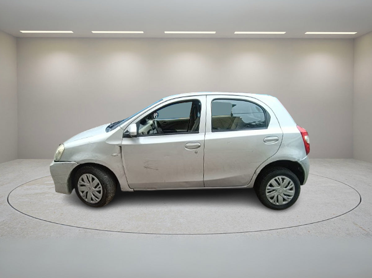 TOYOTA ETIOS LIVA 2015