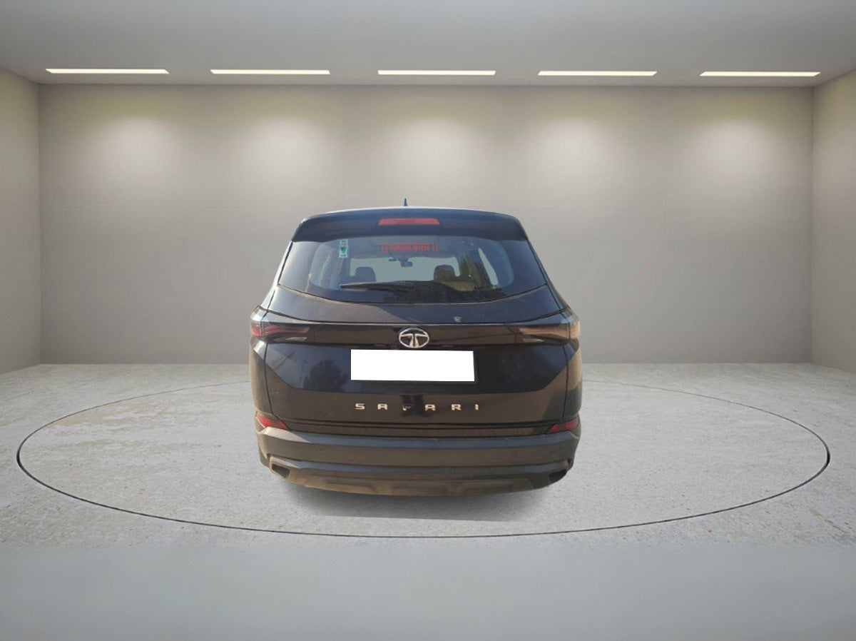 TATA SAFARI SXT+ 2023
