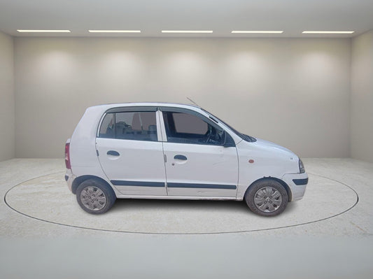 HYUNDAI SANTRO GL SOLID BS4 2011