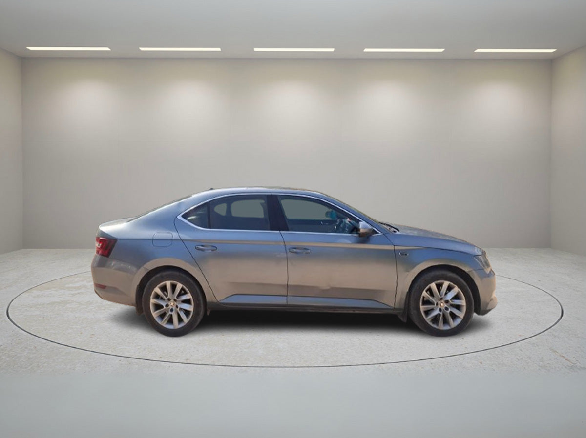 SKODA SUPERB L & K 2016