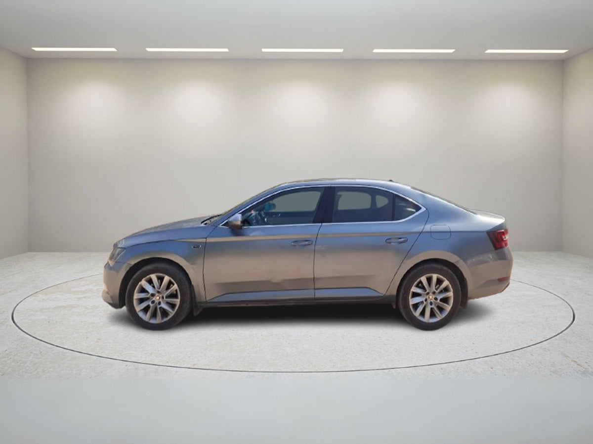 SKODA SUPERB L & K 2016