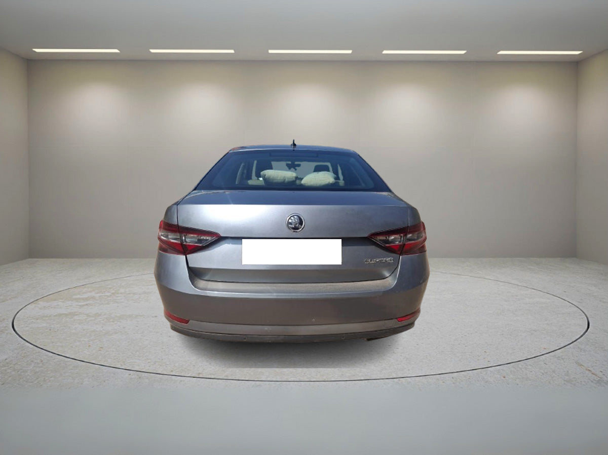 SKODA SUPERB L & K 2016