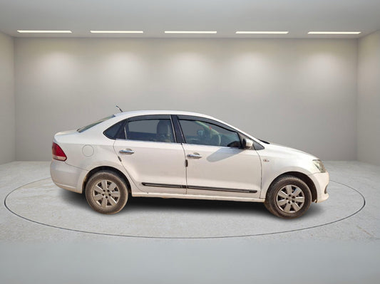 VOLKSWAGEN VENTO TRENDLINE 2012