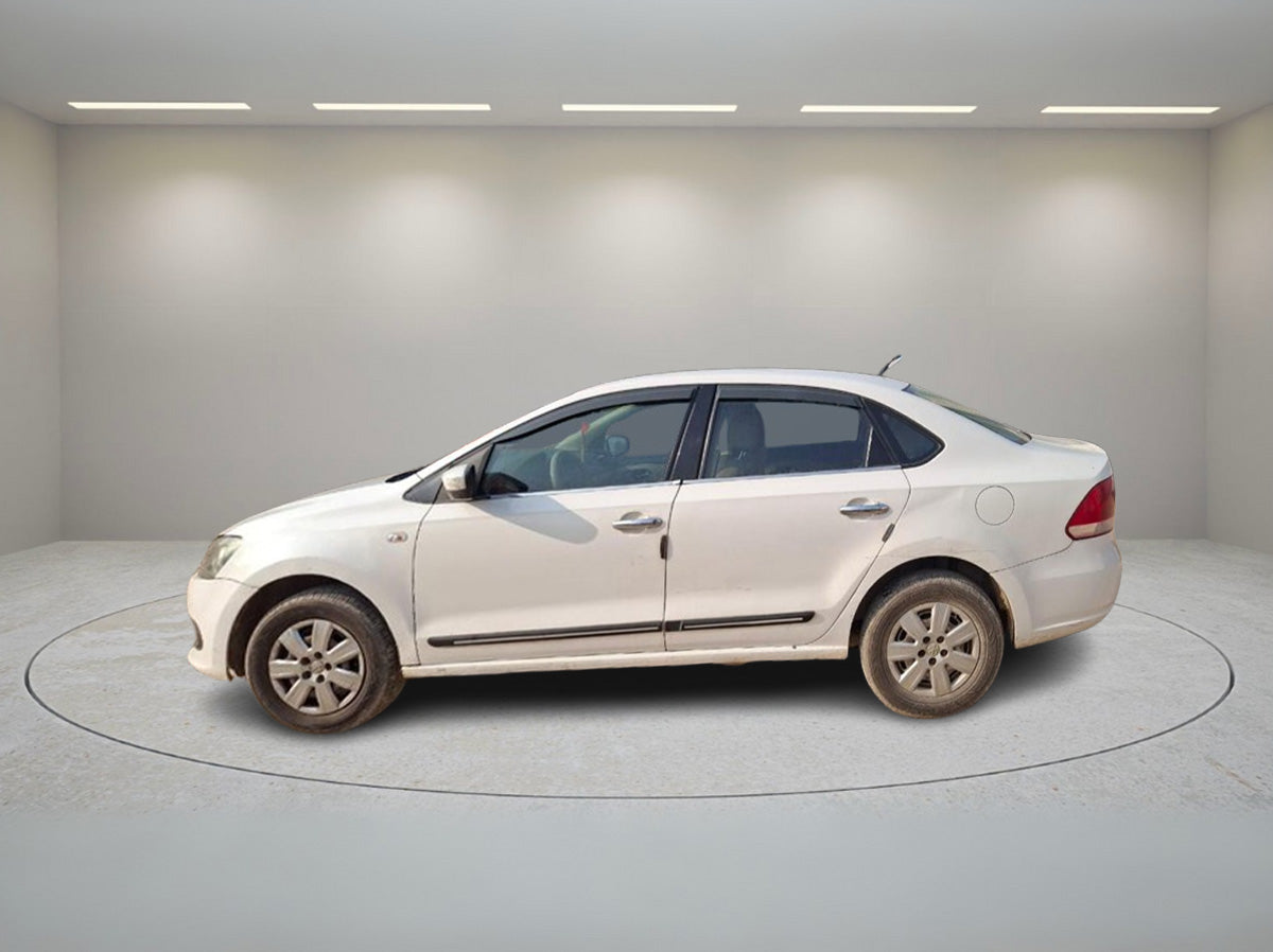 VOLKSWAGEN VENTO TRENDLINE 2012