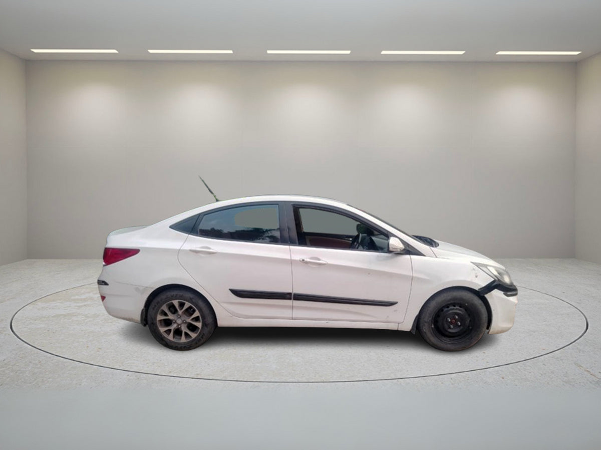 HYUNDAI VERNA VTVT EX 1.6 2013