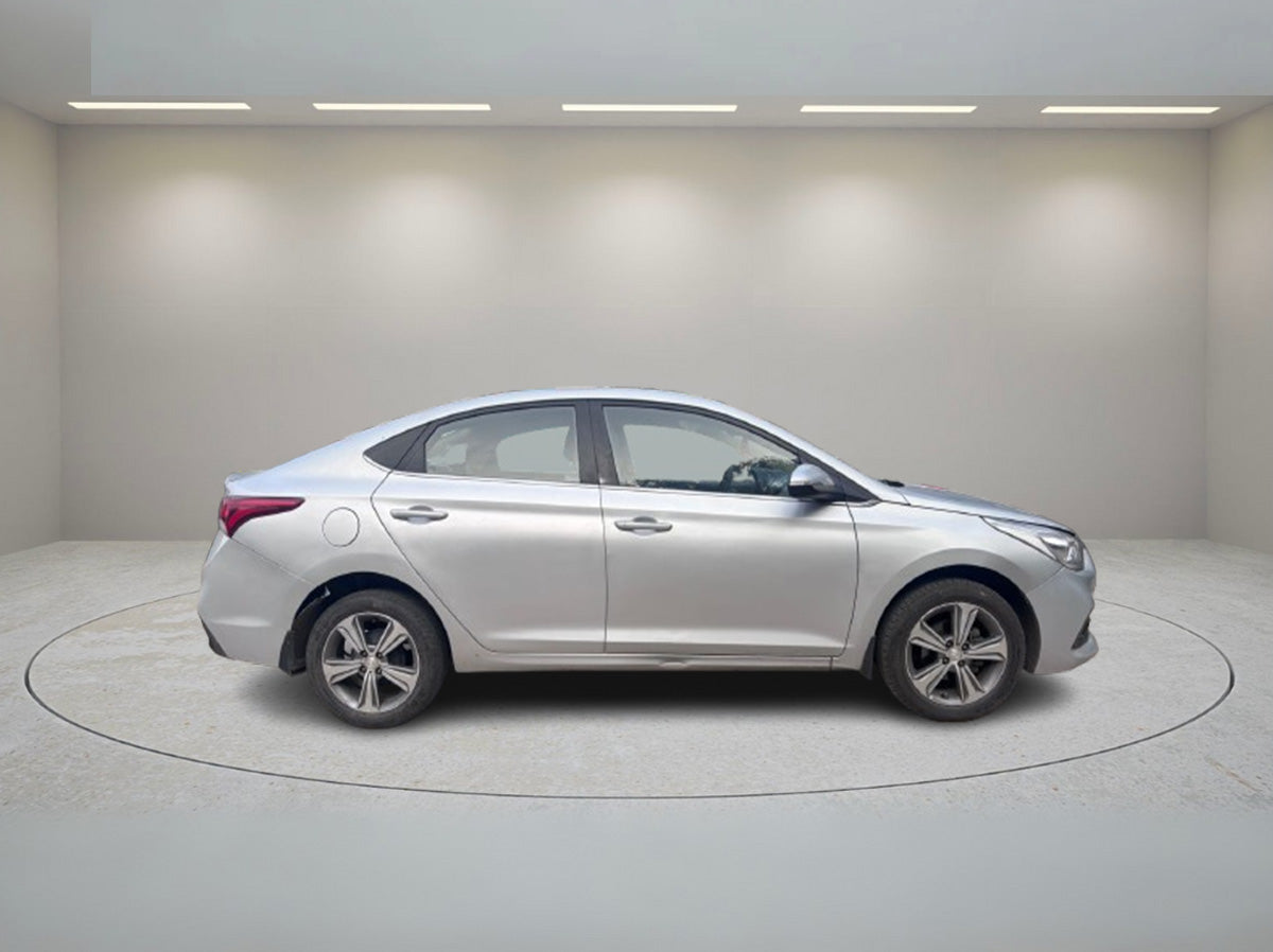 HYUNDAI VERNA 1.6 VTVT SX 2017
