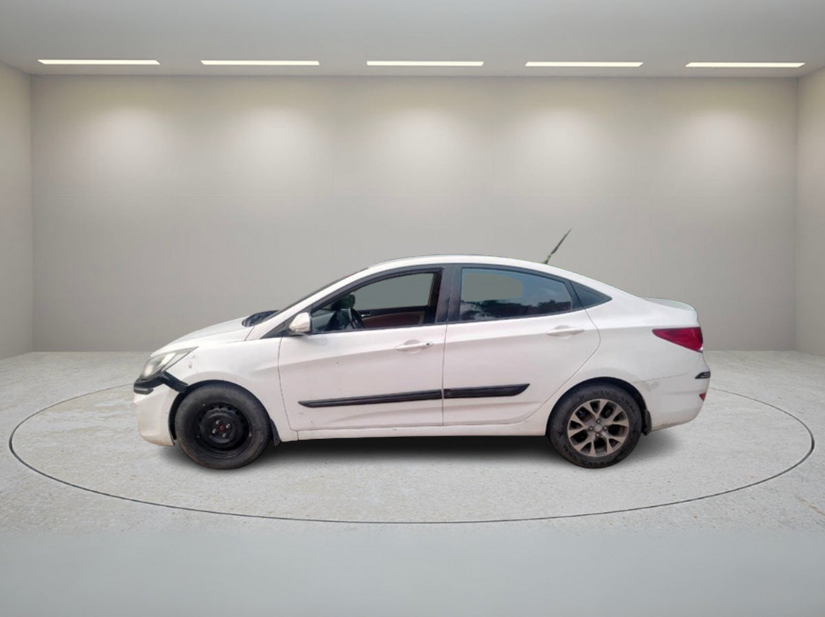 HYUNDAI VERNA VTVT EX 1.6 2013