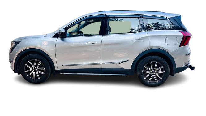 MAHINDRA XUV700 AX7L AT 2023