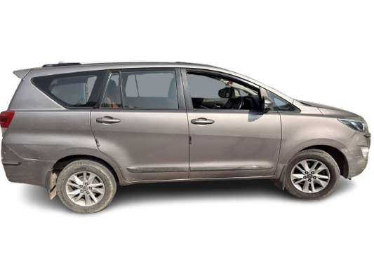 TOYOTA INNOVA CRYSTA 2.8 G AT 2018