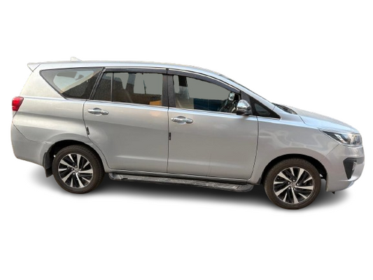 TOYOTA INNOVA CRYSTA Z AT 2022