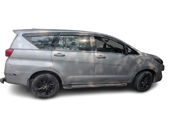 TOYOTA INNOVA CRYSTA VMT 2016