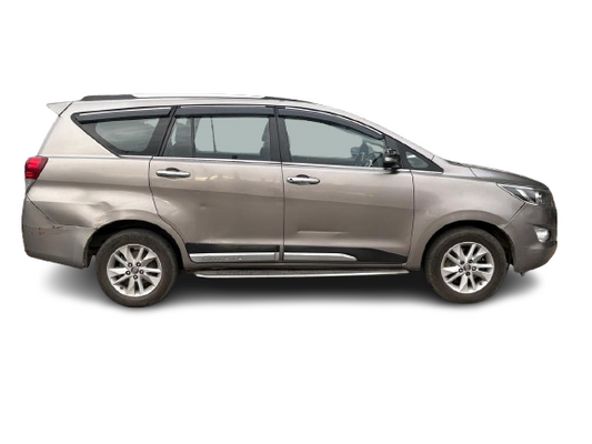 TOYOTA INNOVA CRYSTA 2.8 G 2017