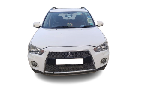 MISTUBISHI OUTLANDER LX 2012