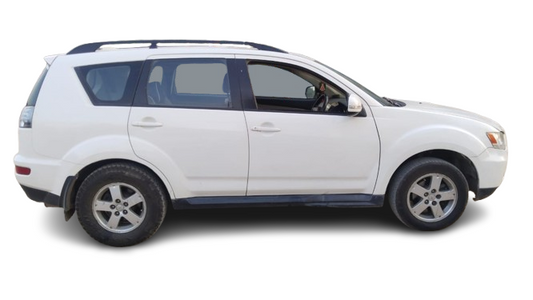 MISTUBISHI OUTLANDER LX 2012