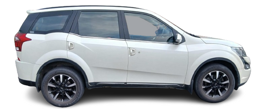 MAHINDRA XUV500 FWD W11 AT 2019