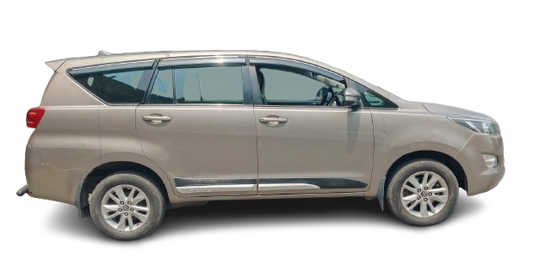 Used Toyota Innova Crysta 2.4 G MT 2017 — Delhi