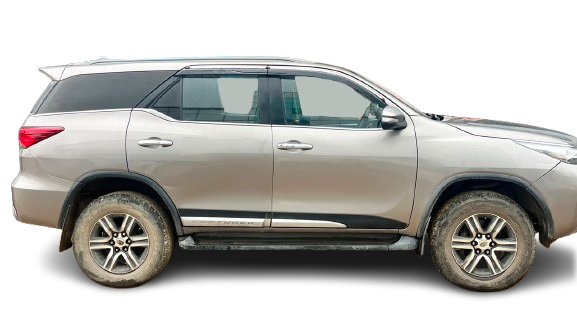 Used Toyota Fortuner 4x2 AT 2017 — Delhi (…9938)