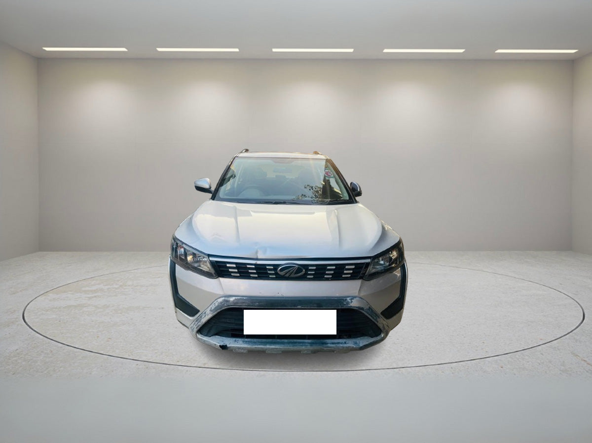 MAHINDRA XUV 300 W6 MT 2020