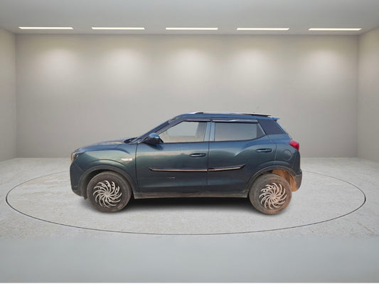 MAHINDRA XUV300 W4 2019