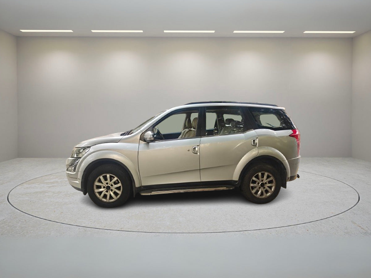 MAHINDRA XUV500 R 1.99 FWD W10 2016