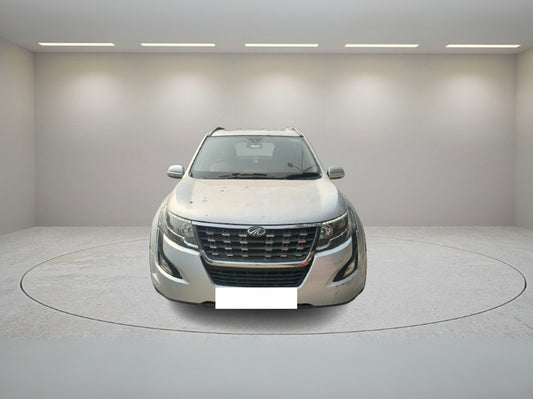 MAHINDRA XUV 500 FWD W11 AT 2018