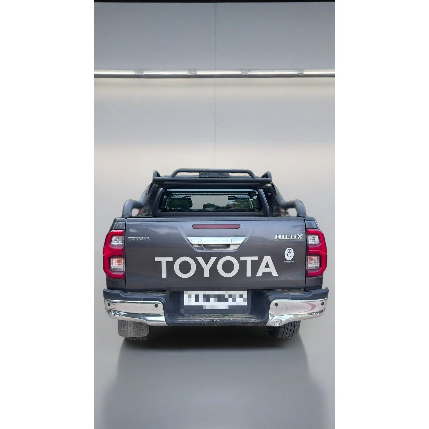 Used Toyota Hilux High AT 2023 — Delhi