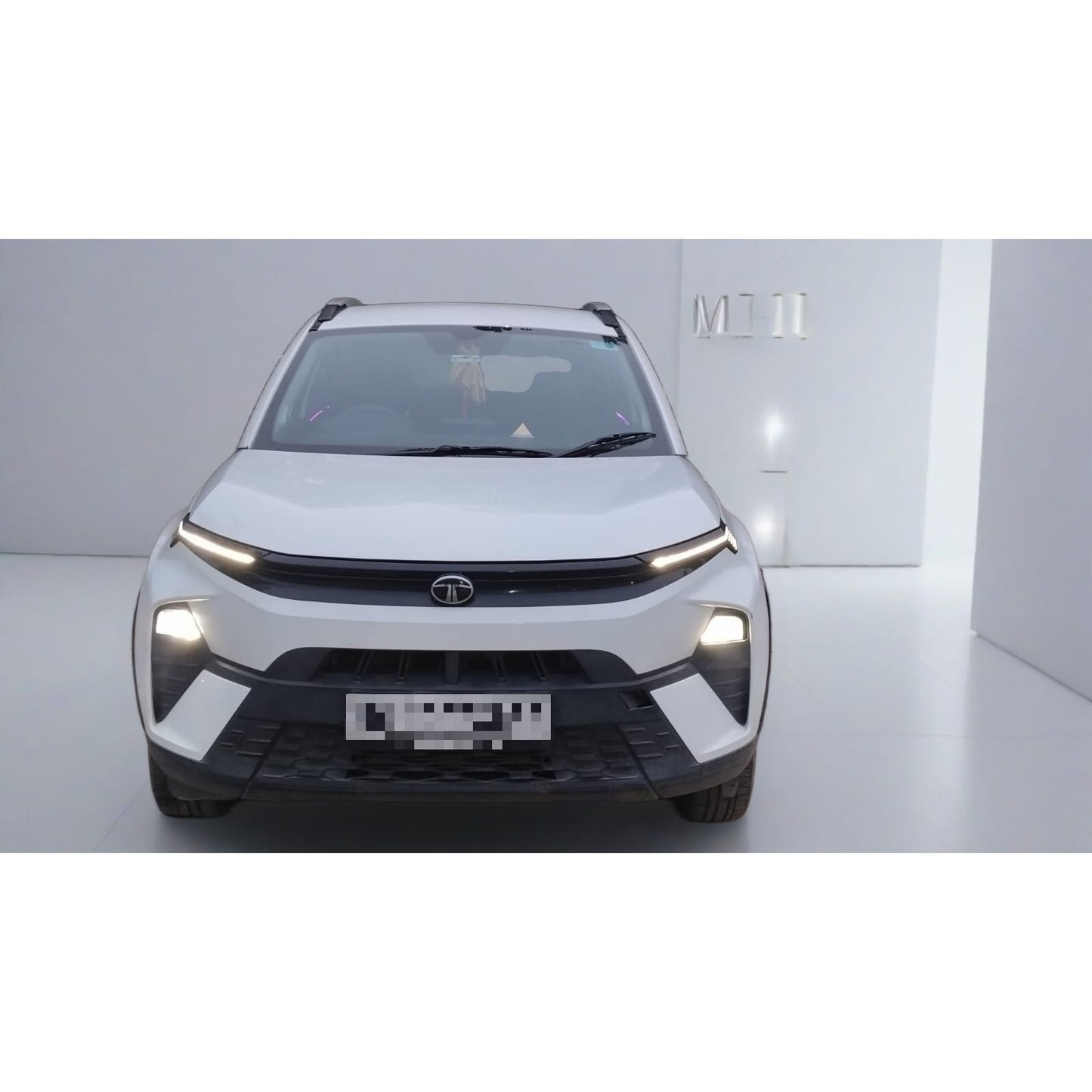 Used Tata Nexon Smart+ AMT 2025 — Delhi