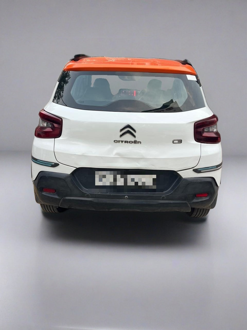 Used Citroen C3 1.2 Shine 2023 (Polar White) — Delhi