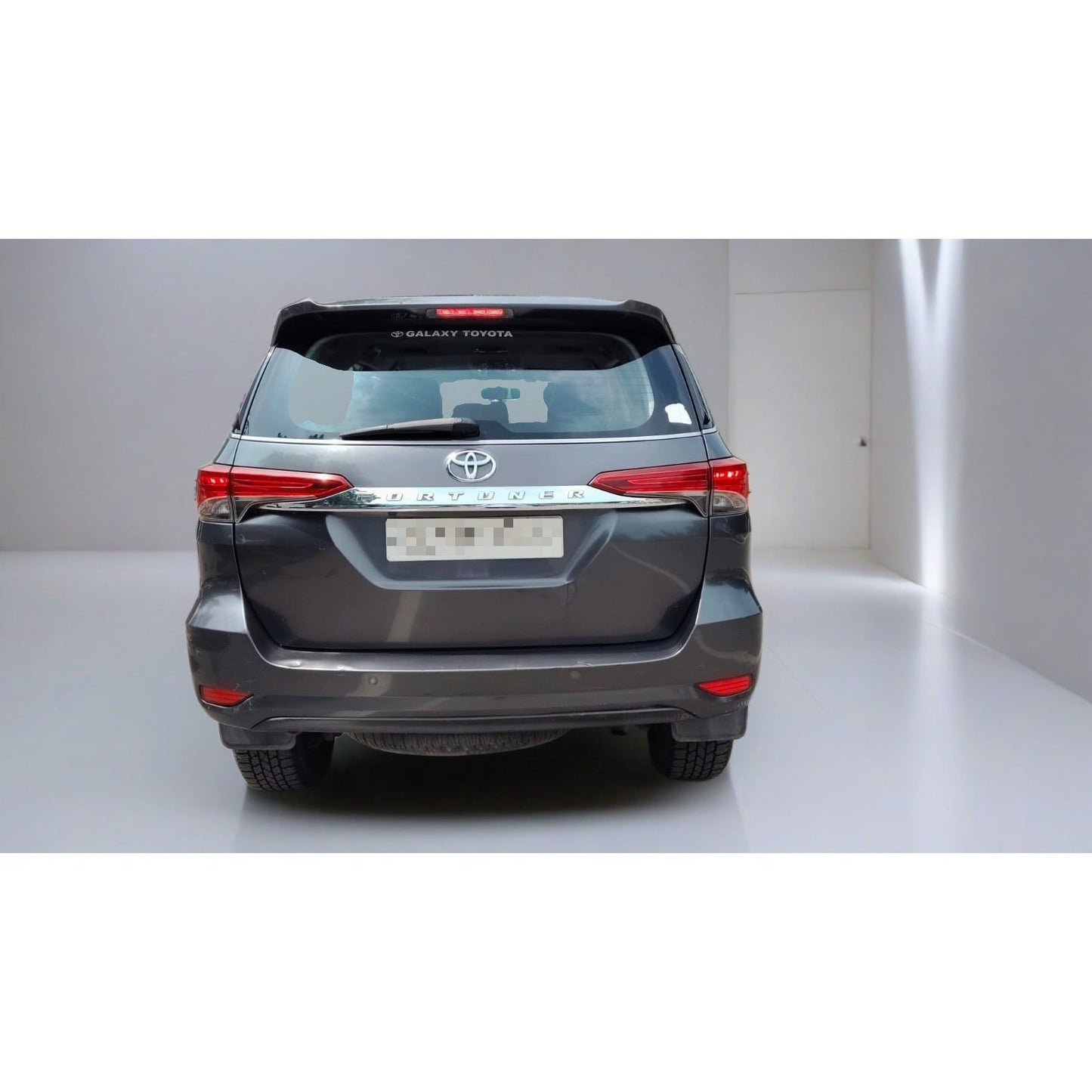 Used Toyota Fortuner 4x2 AT 2017 — Delhi (…0682)