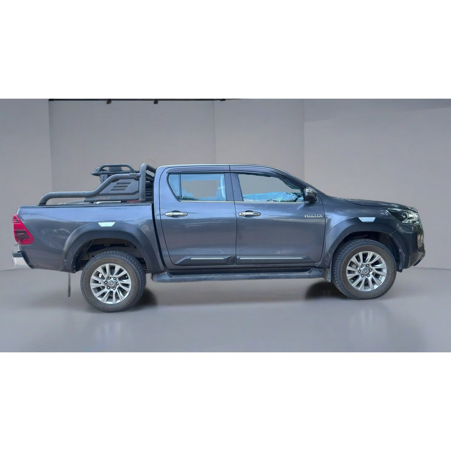 Used Toyota Hilux High AT 2023 — Delhi