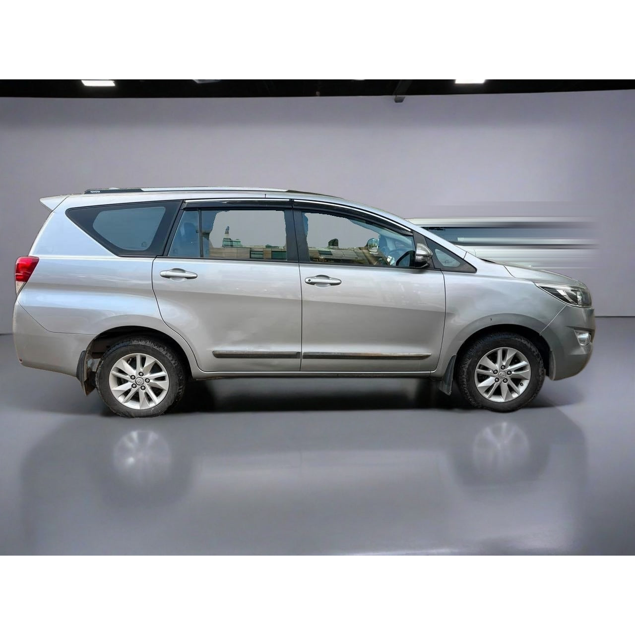 Used Toyota Innova Crysta 2.4 G 2020 — Delhi