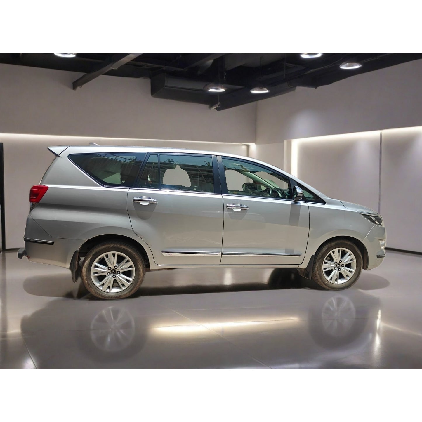Used Toyota Innova Crysta 2.4 Z MT 2019 — Delhi